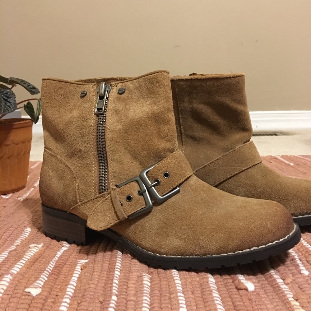NWOT: Dolce Vita boots — Size 7 (Brown/Tan)